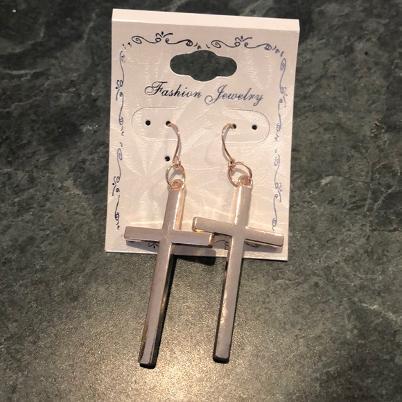 GOLD FASHION CROSS EARRINGS! - Picture 3 of 8